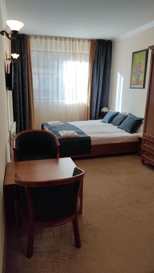 Annett Apartments At Emerald Hotel Банско Экстерьер фото