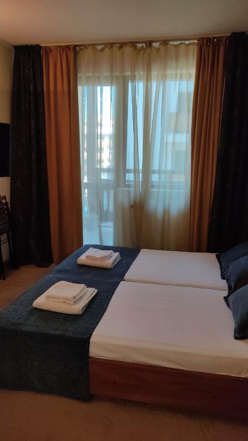 Annett Apartments At Emerald Hotel Банско Экстерьер фото