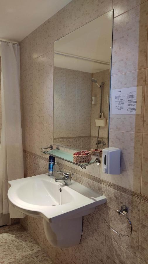 Annett Apartments At Emerald Hotel Банско Экстерьер фото